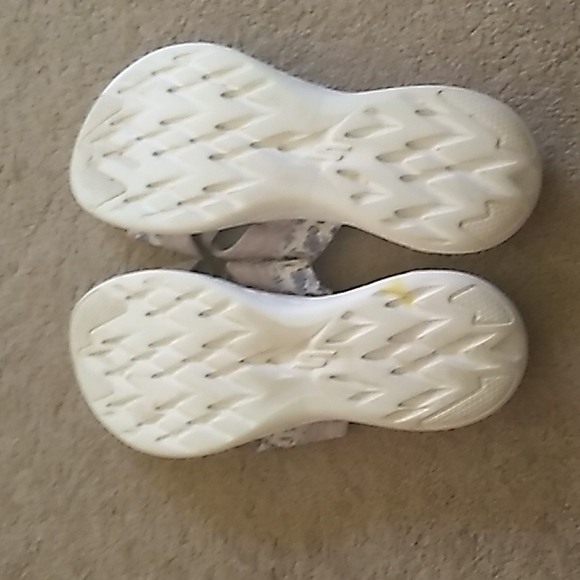Women's Skechers Sandals, Size 10 - Picture 5 of 9